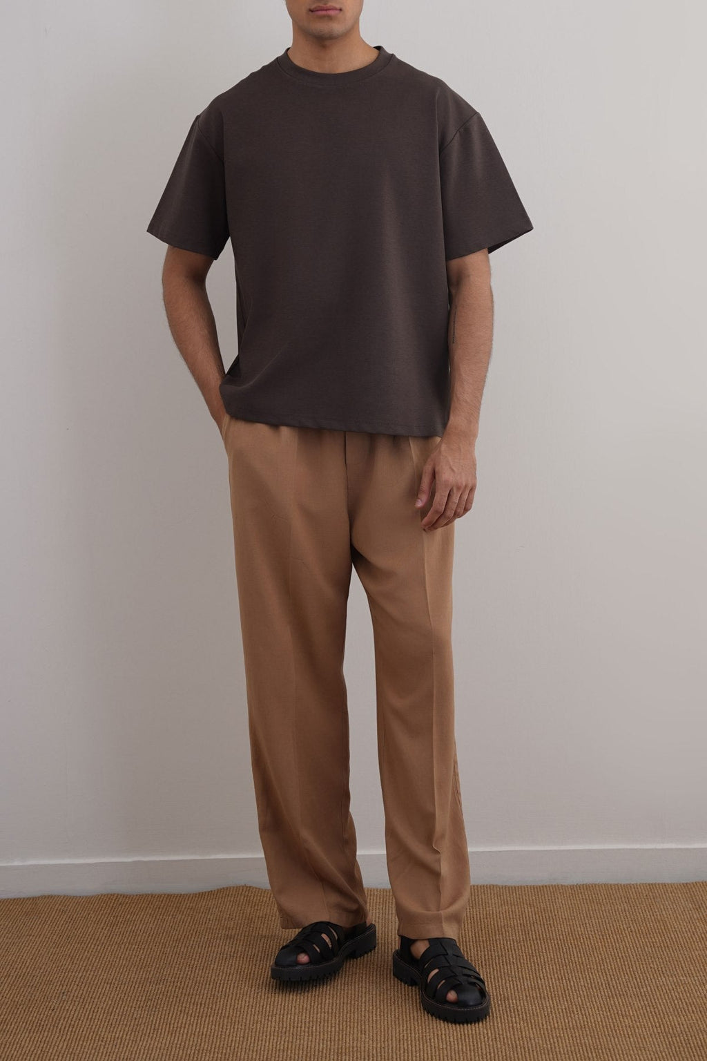 Relaxed Fit Dark Brown Half Sleeve T-Shirt with Ribbed Neckline – Cool Havn
