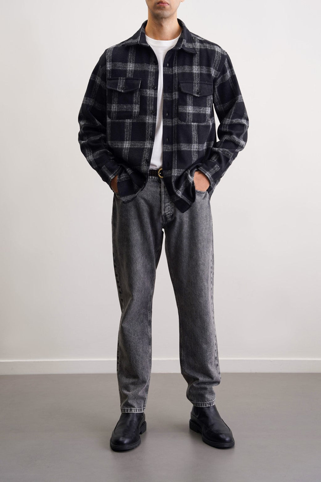 Black Relaxed Straight Jeans - Regular Hand Feel – Cool Havn