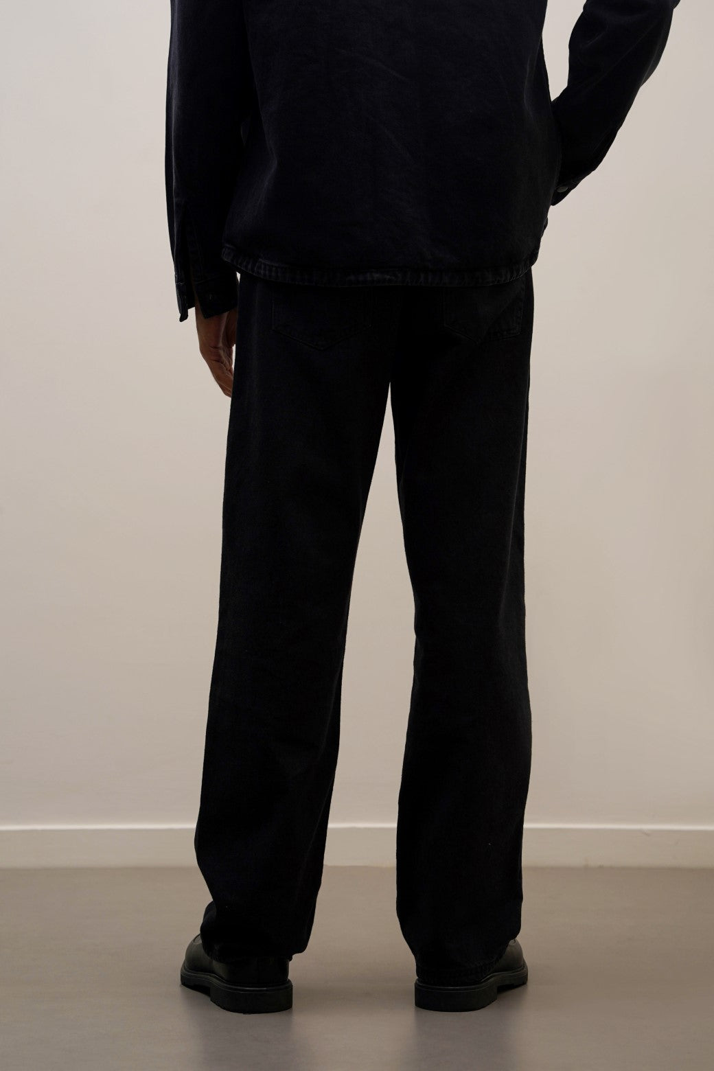 Black Regular Straight Fit Jeans with Scoop Pockets