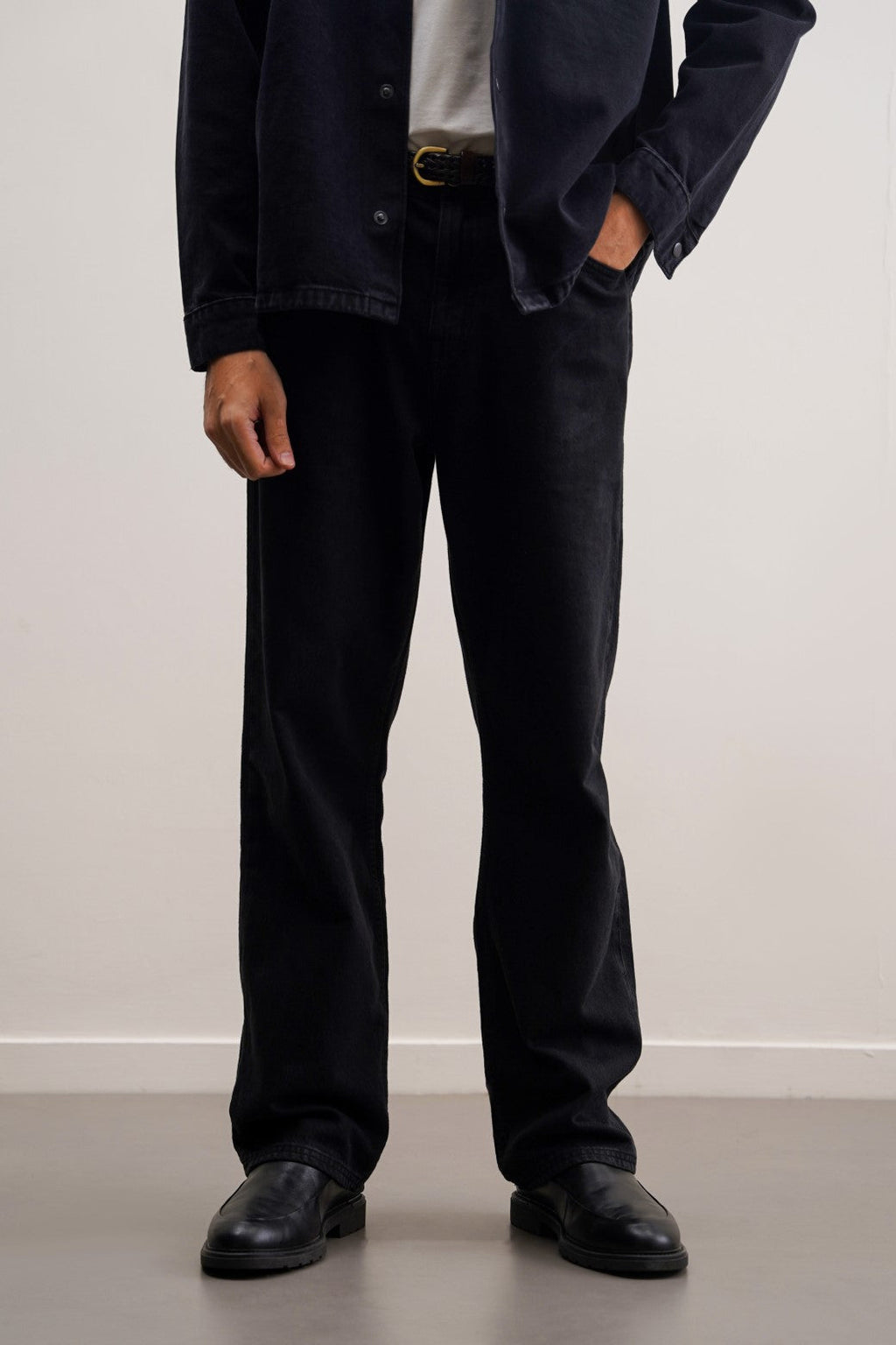 Black Regular Straight Fit Jeans with Scoop Pockets – Cool Havn
