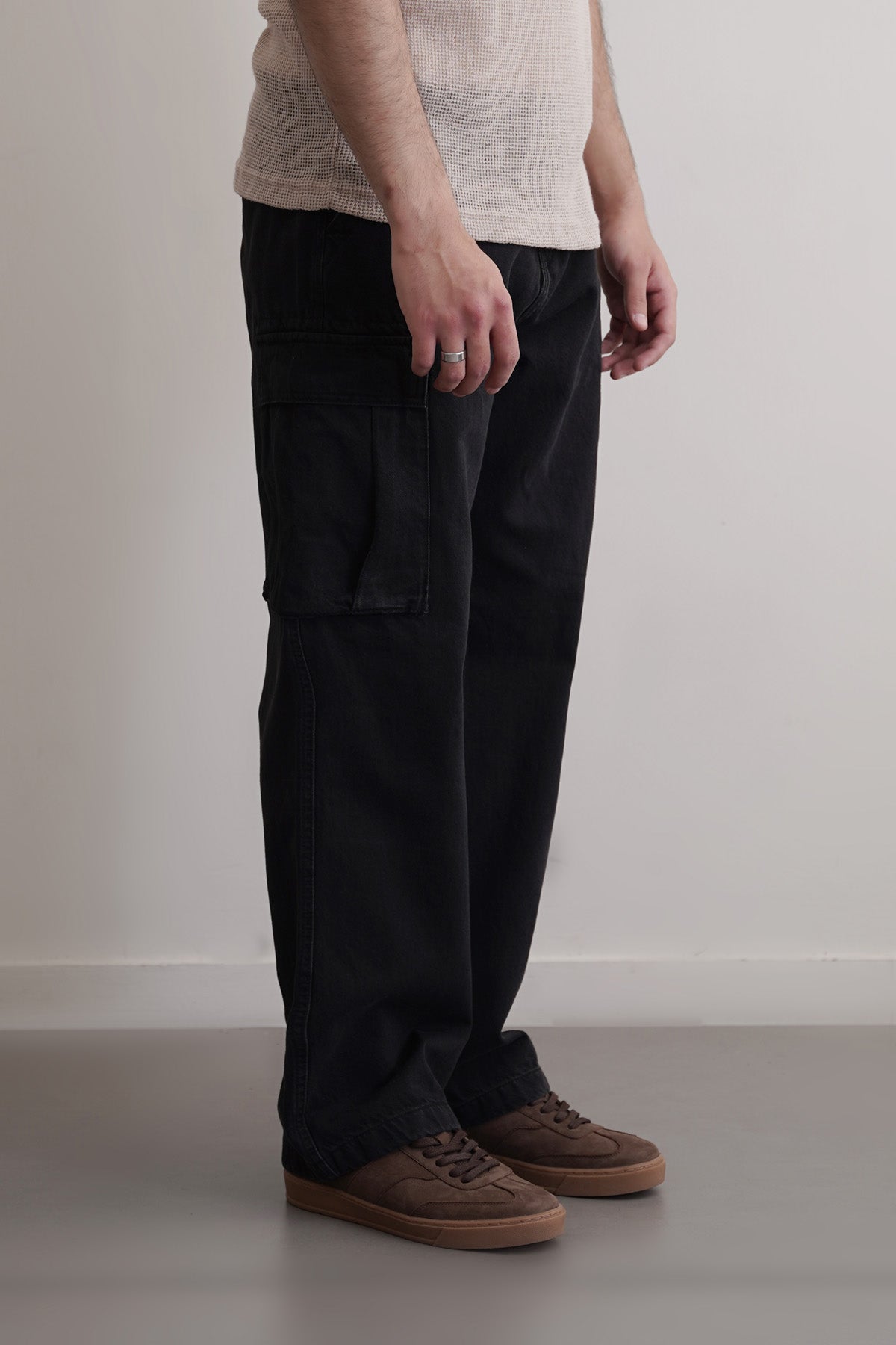 Black Relaxed Cargo Jeans with Cross Pockets - Regular Hand Feel