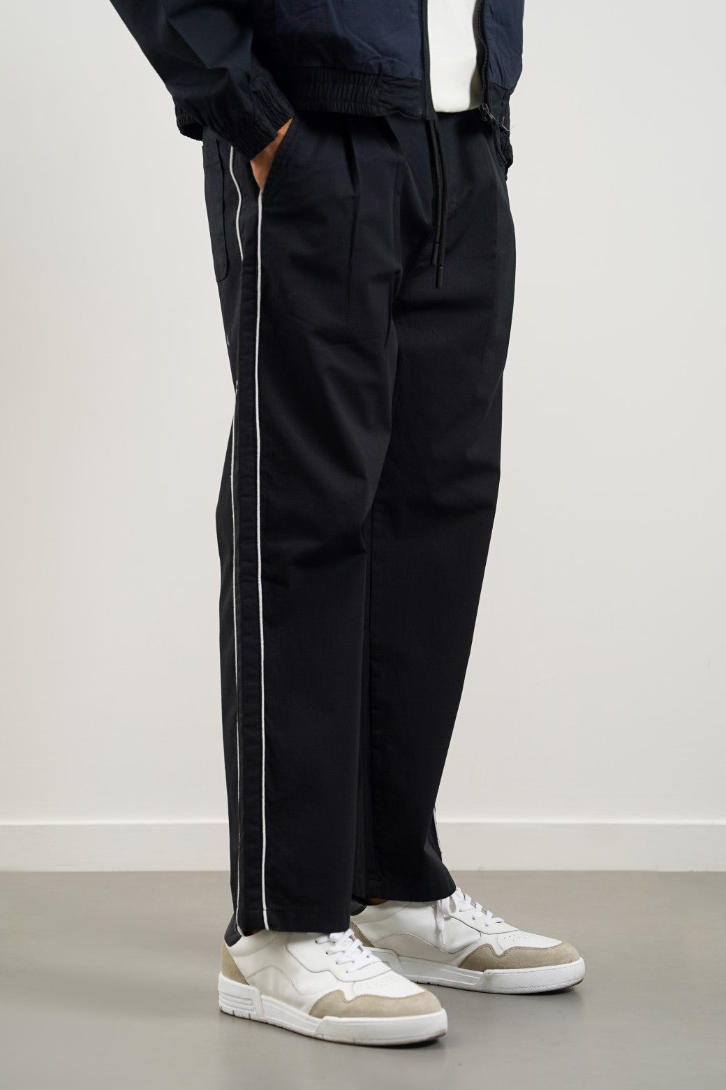 Black Textured Cotton Relaxed Fit Trousers with Contrast Piping