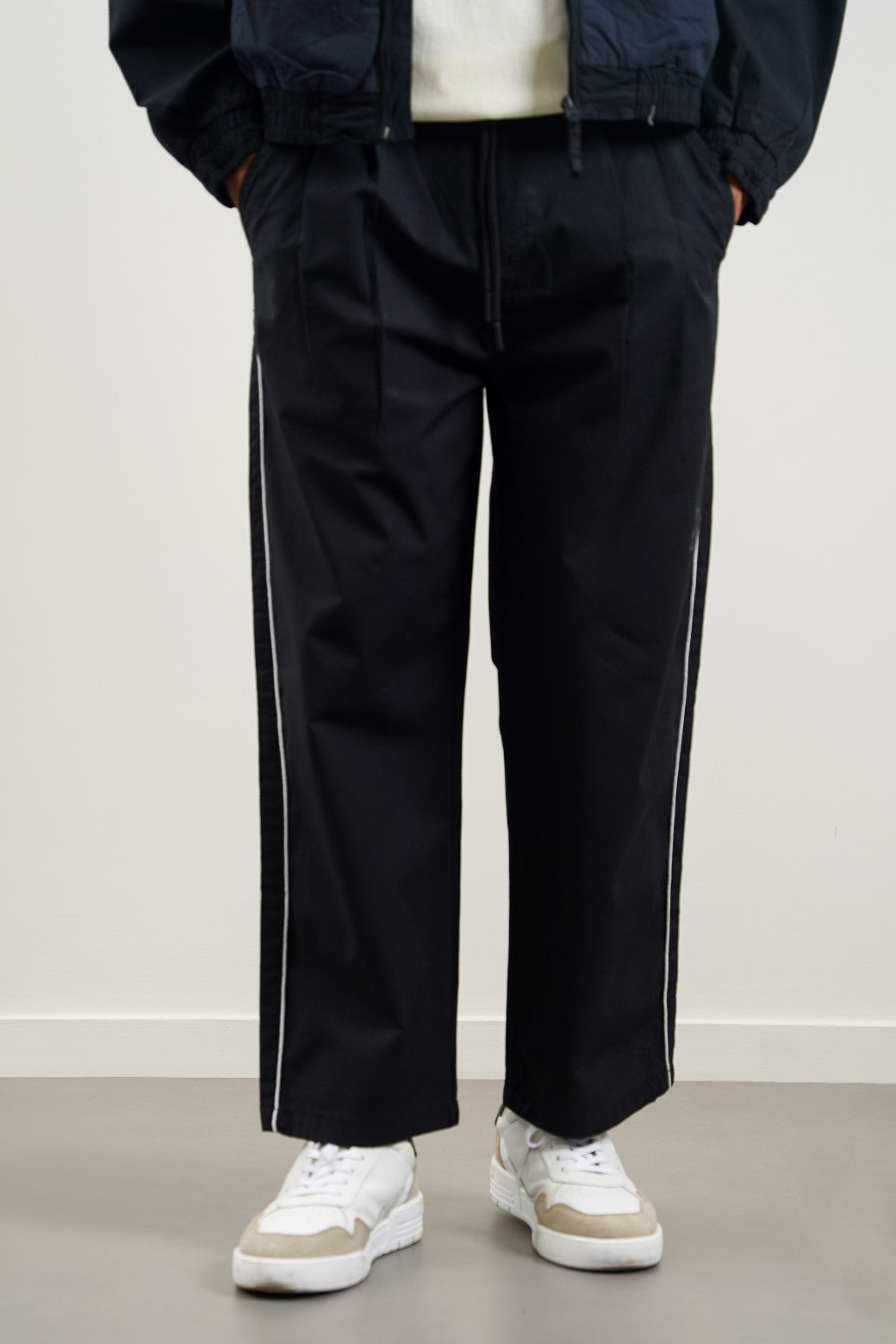 Black Textured Cotton Relaxed Fit Trousers with Contrast Piping