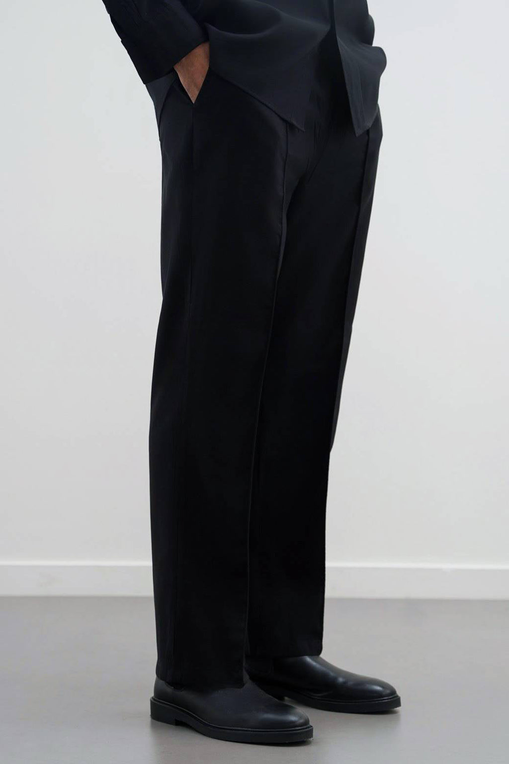 Black Silky Soft Loose Fit Silk Trousers with Pintuck Pleat – Cool Havn