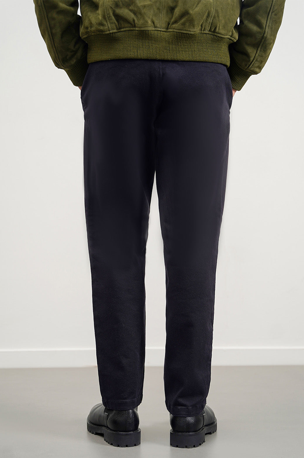 Black Straight Fit Pants with Pleats and Pockets