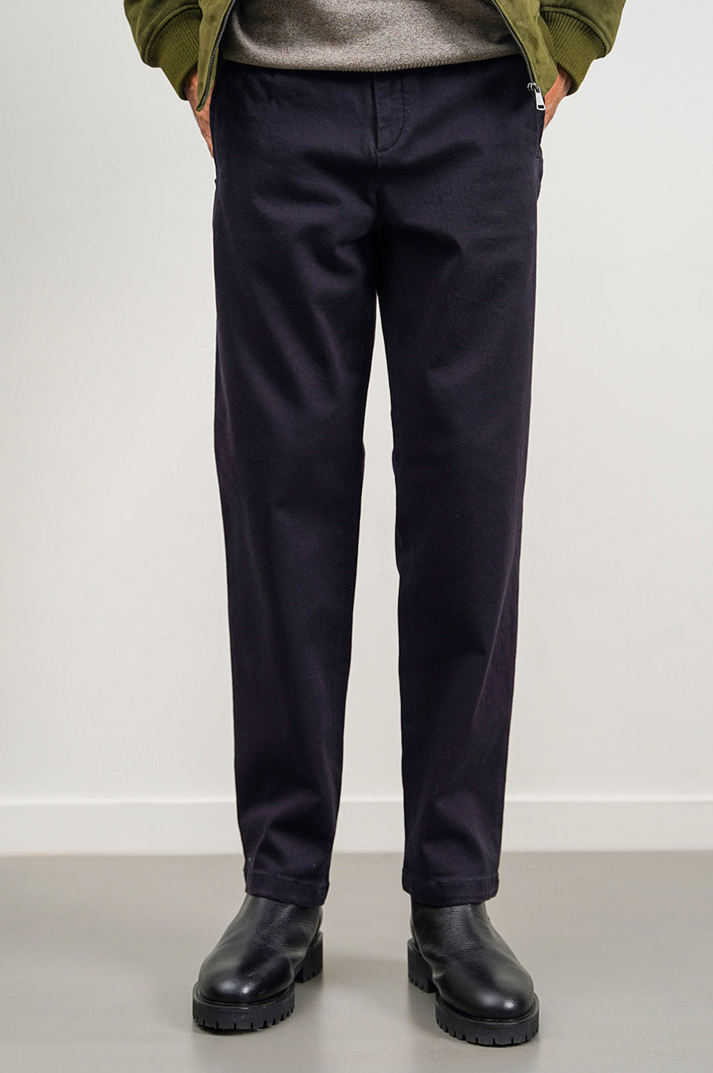 Black Straight Fit Pants with Pleats and Pockets – Cool Havn