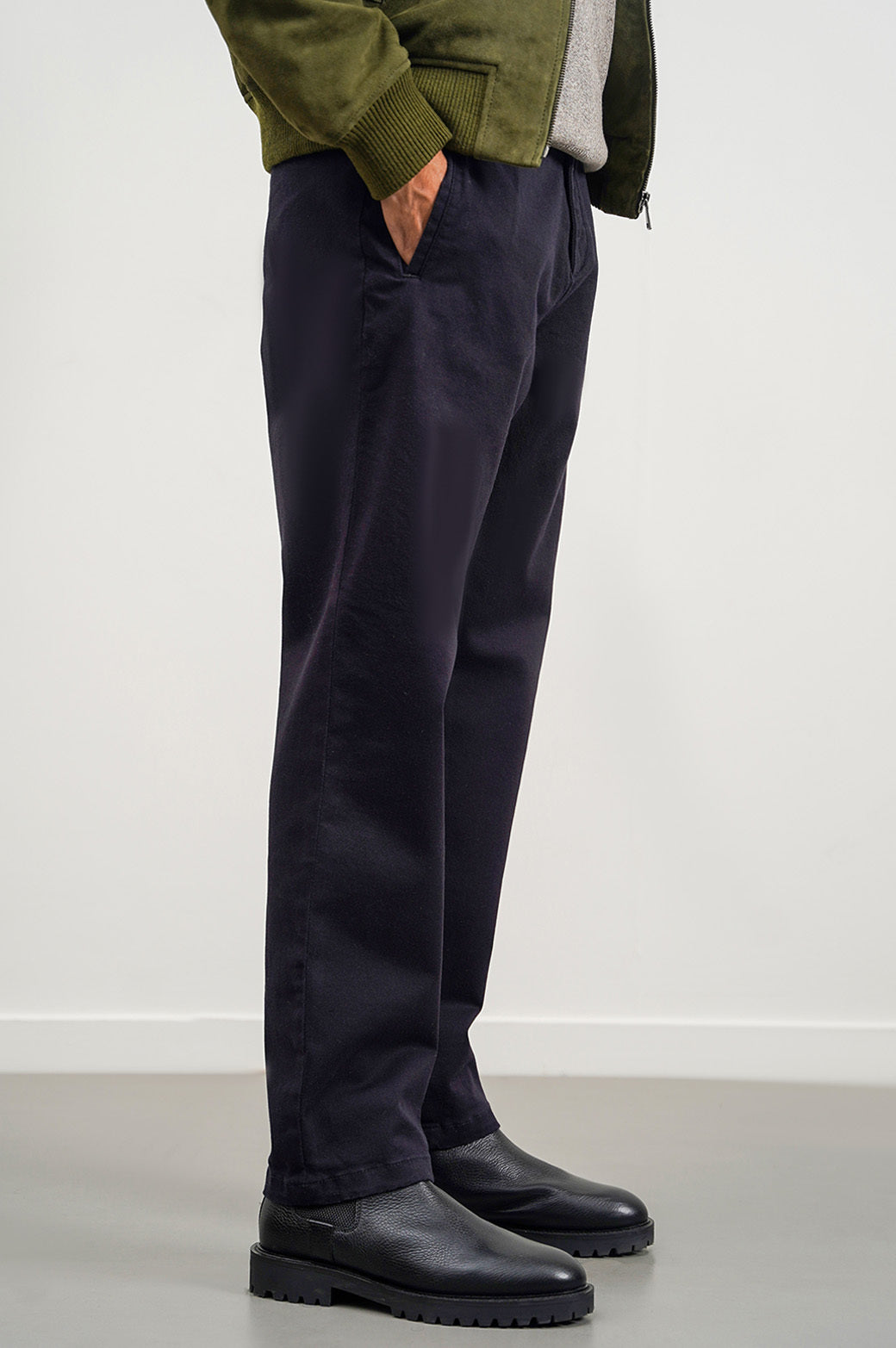 Black Straight Fit Pants with Pleats and Pockets