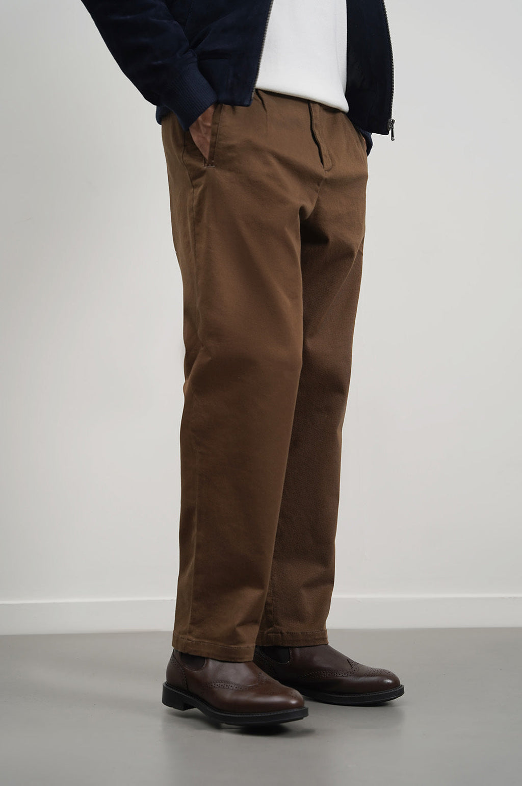 Brown Straight Fit Pleated Pants with Pockets – Cool Havn
