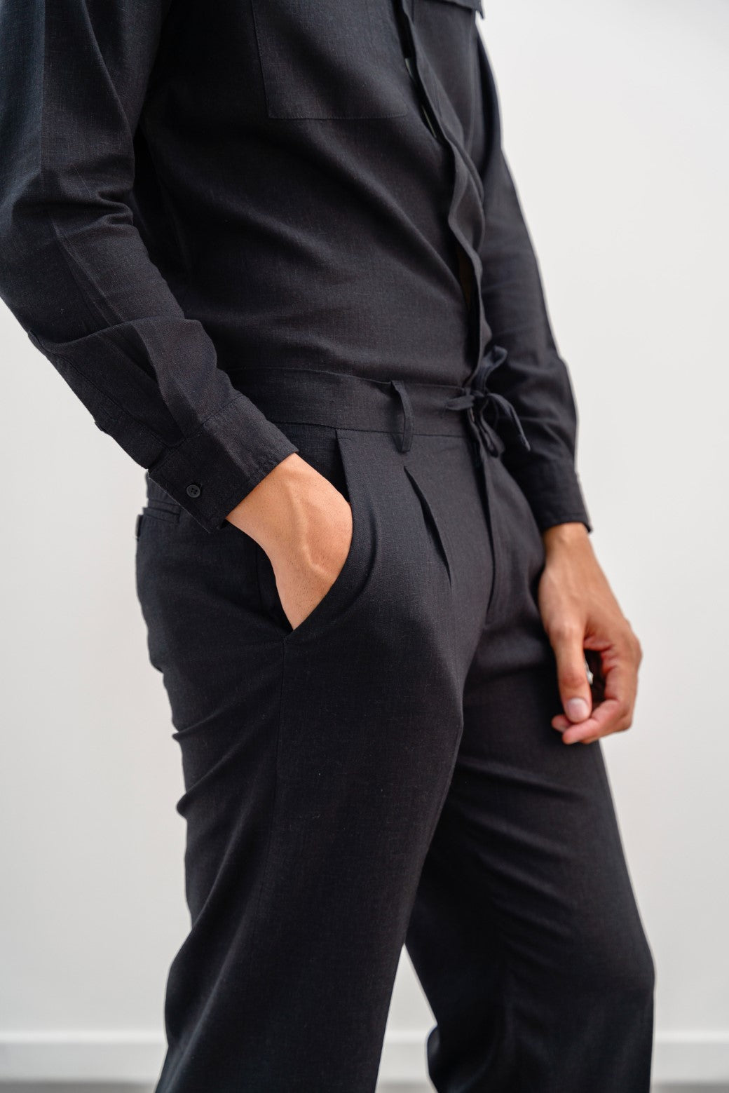 Black Relaxed Fit Soft Linen Pleated Trousers