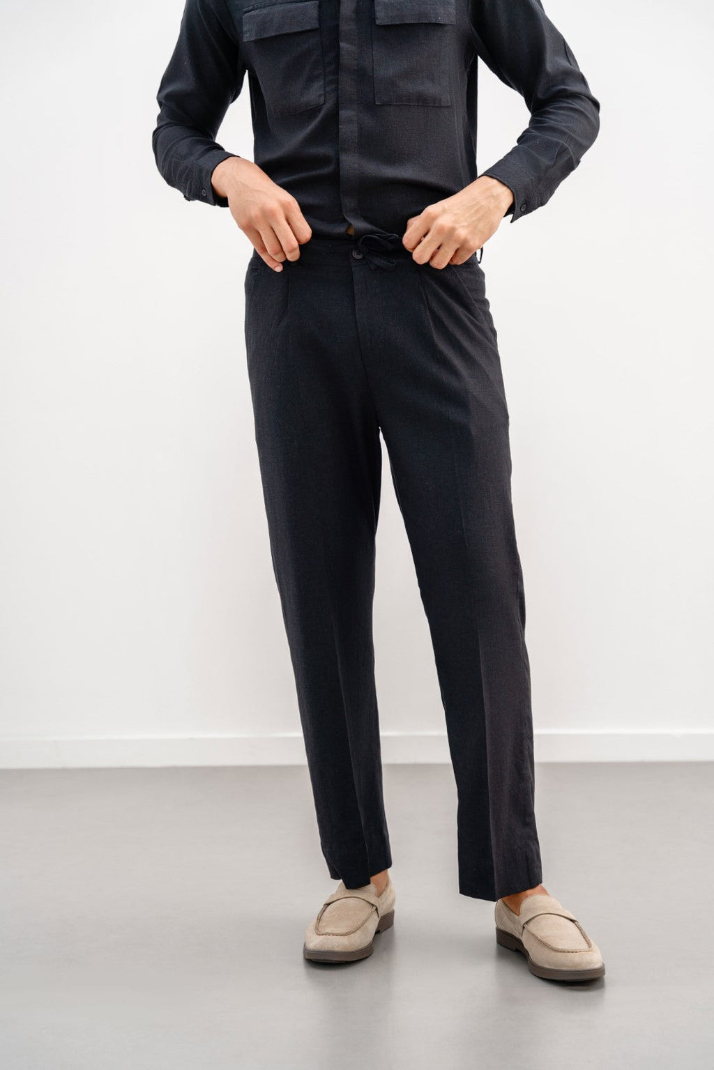 Black Relaxed Fit Soft Linen Pleated Trousers – Cool Havn
