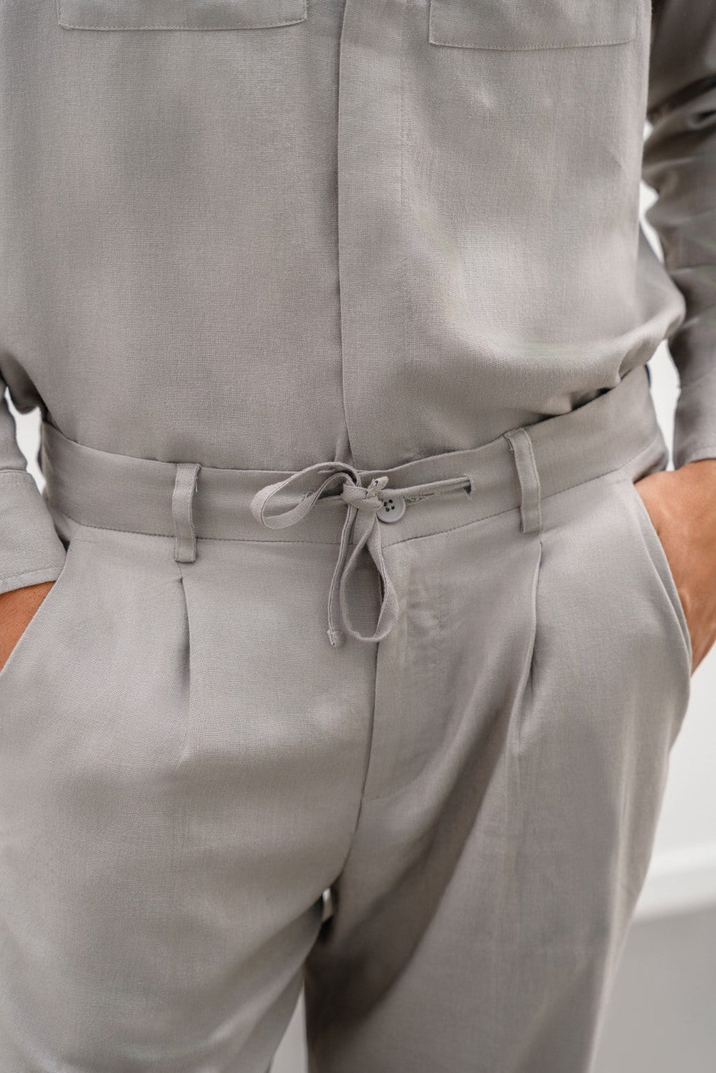 Grey Relaxed Pleated Linen Trousers with Drawstring - Soft Hand Feel – Cool Havn