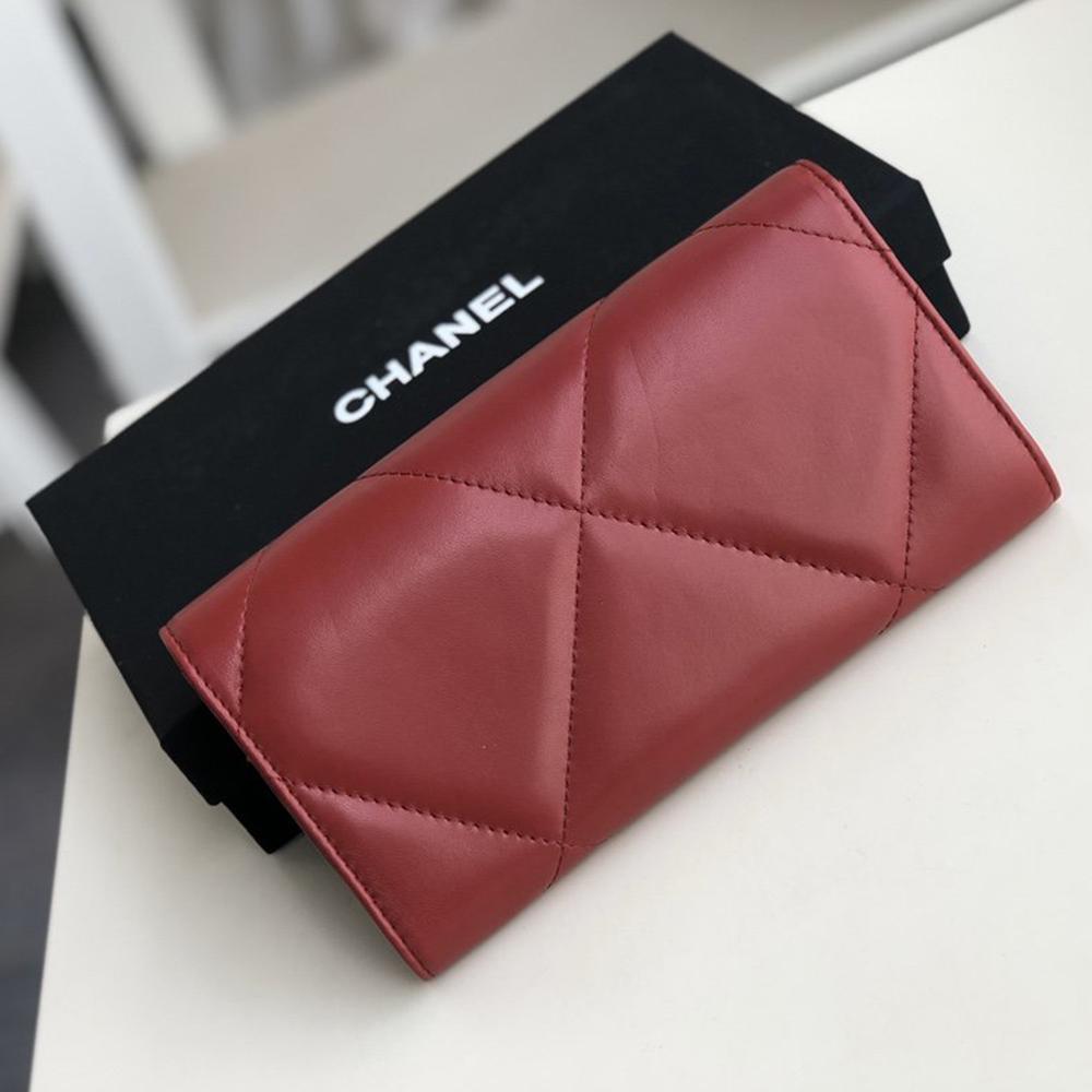 Chanel 19 Quilted Flap Wallet
