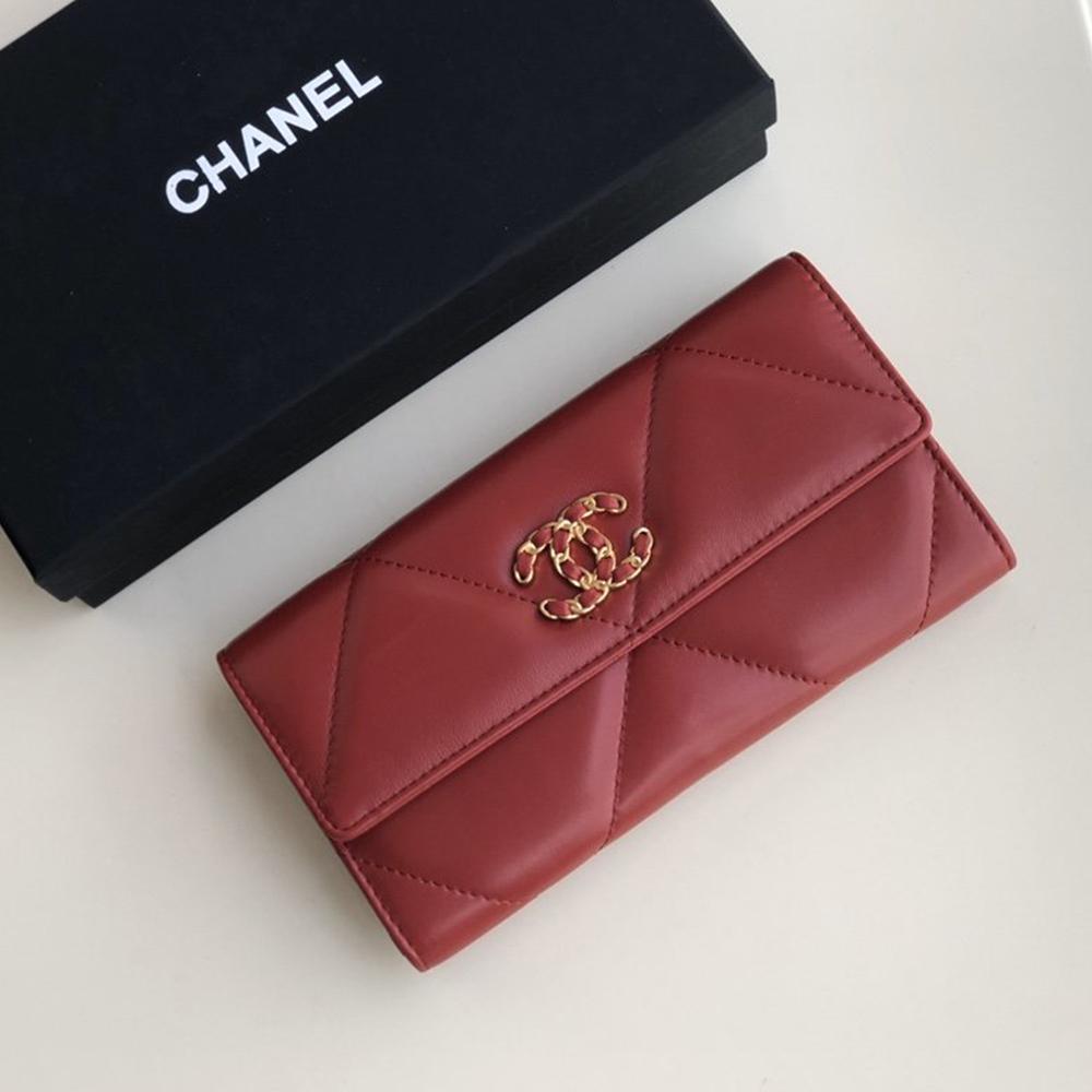 Chanel 19 Quilted Flap Wallet