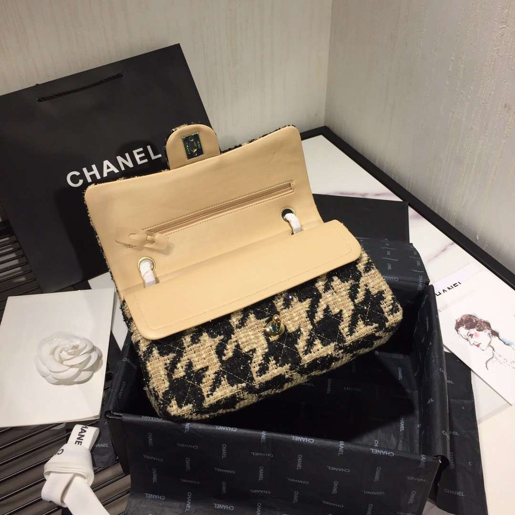Chanel 19 tweed Flap Bag Black and beige
