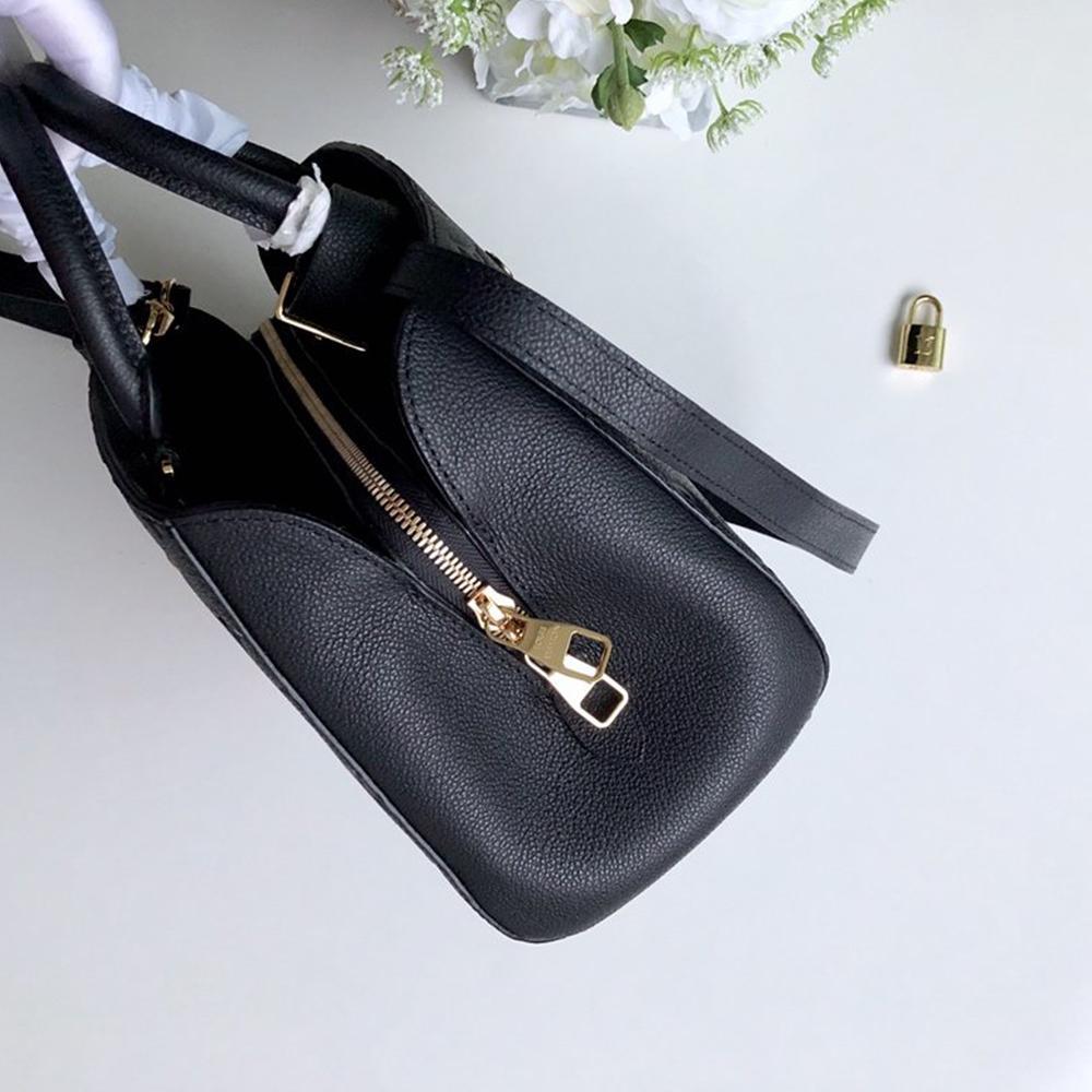 LV MONTAIGNE MM Black