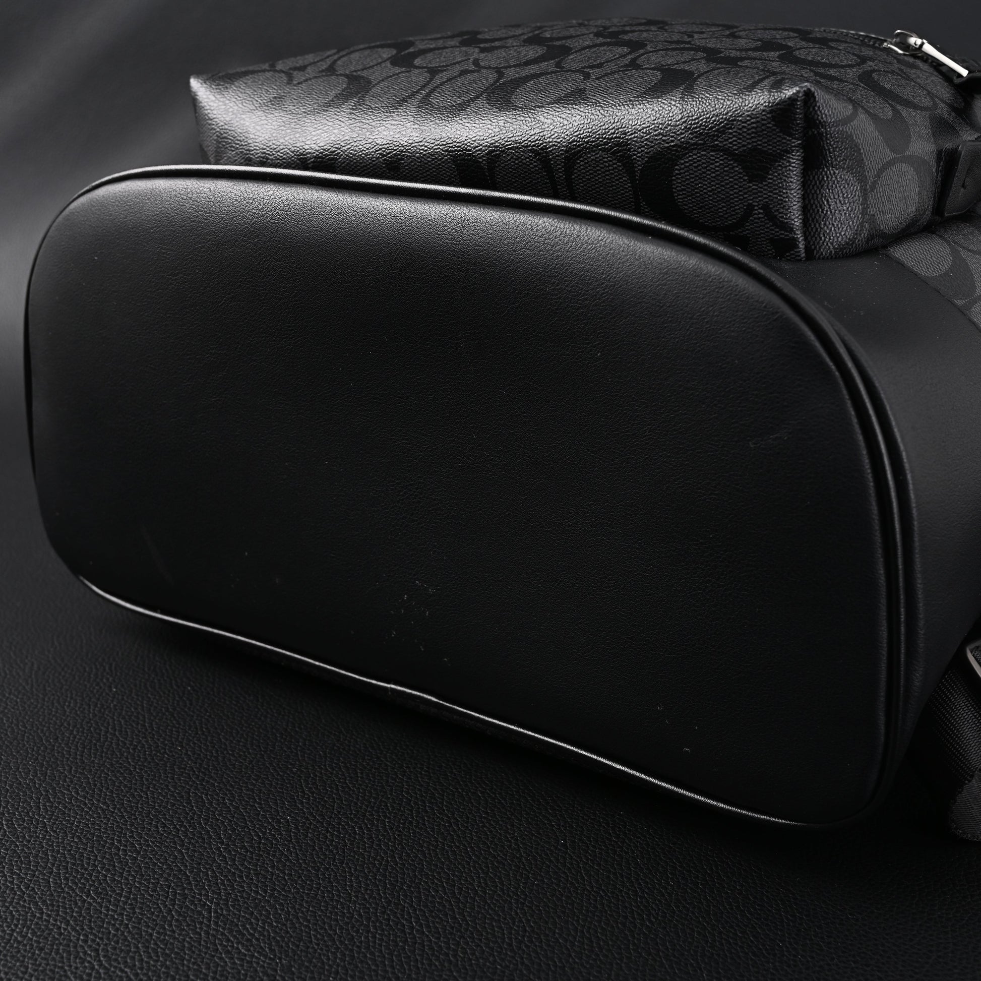 Coach West Backpack – Signature Canvas in Black/Grey