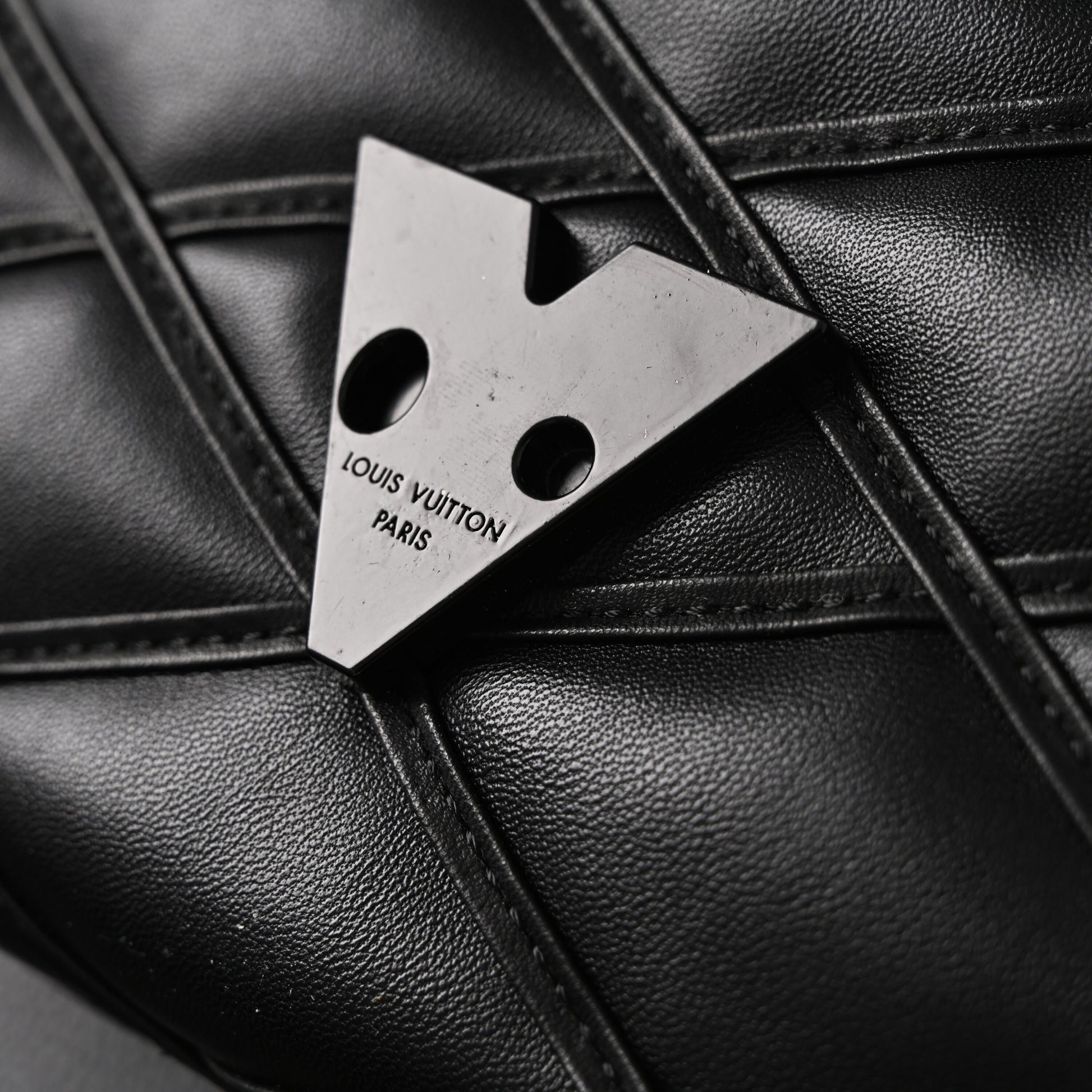 Louis Vuitton GO-14 MM Quilted Leather Chain Shoulder Bag – Black