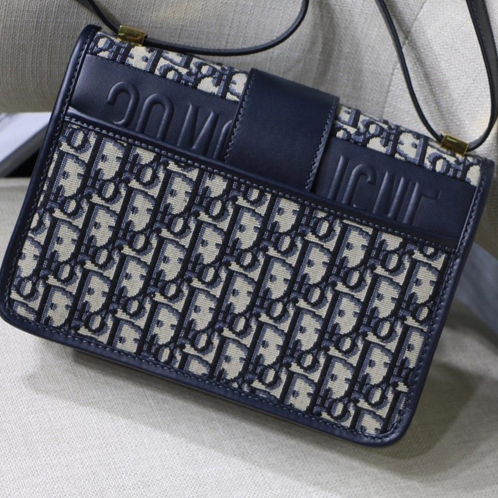 Dior 30 Montaigne Bag